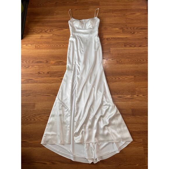 La Femme white Stretch Satin side slit Sheath Dress size 6/ small - Picture 9 of 13